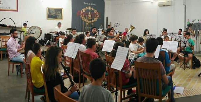 Ensayo del alumnado de la Escuela de Música Maestro Enrique López Gómez en Écija en la asignatura de colectiva